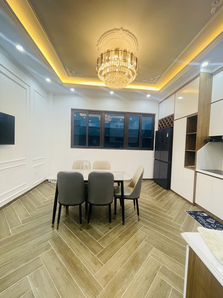 BÁN NHÀ 7 TẦNG- THANG MÁY, VỪA Ở VỪA KINH DOANH - PHỐ PHẠM VĂN ĐỒNG - GIÁ 14,8 TỶ